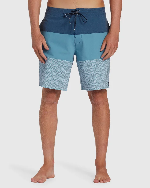 surf clothing with flatlock stitching for comfort-Mens Tribong Lo Tide Boardshorts