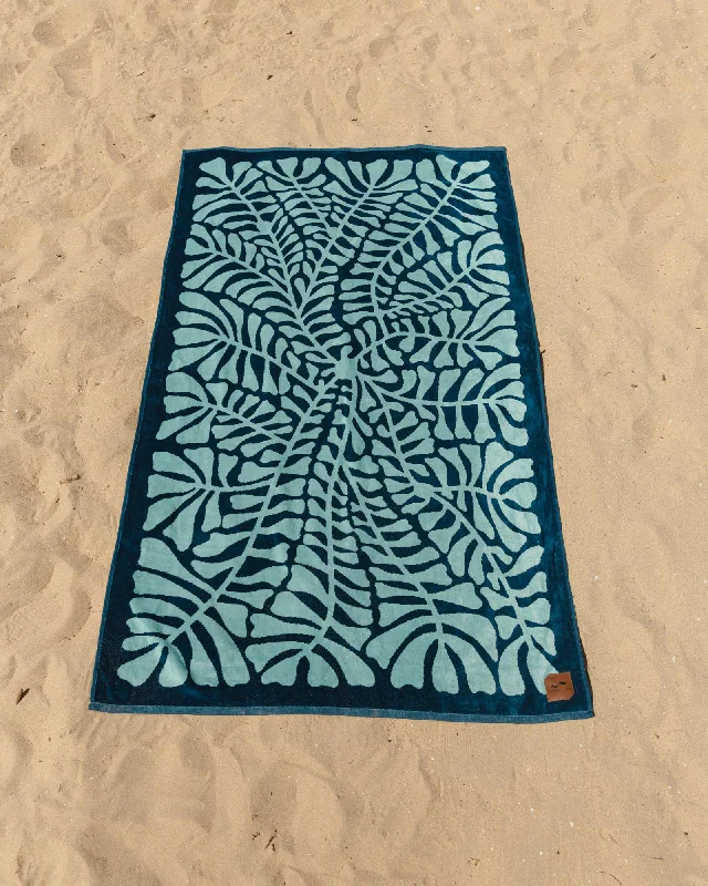 surf clothing with pockets for convenience-Slowtide Towel - Hapa Oversized (Ocean)