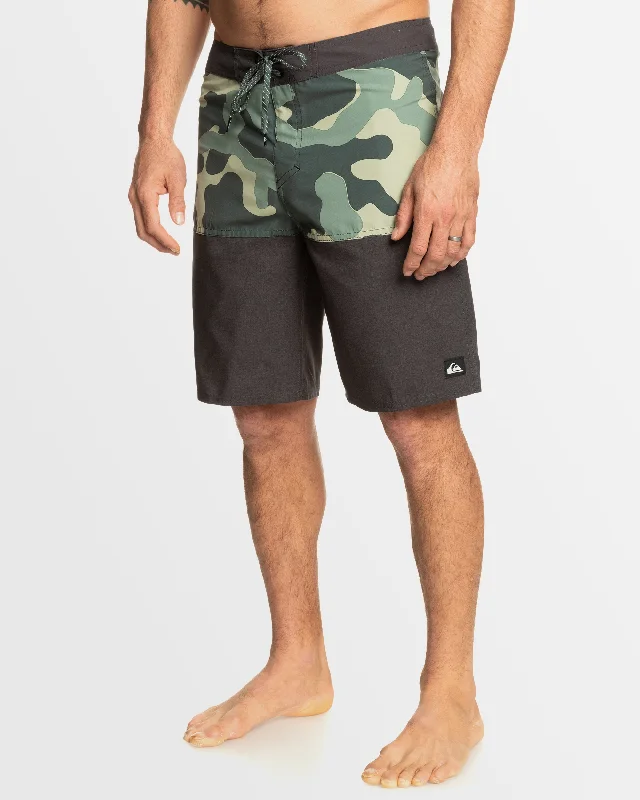 surf clothing with pockets for convenience-Mens Everyday Division 20" Boardshorts