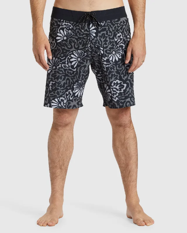 surf clothing for sport-specific training-Mens Sundays Airlite 20" Boardshorts