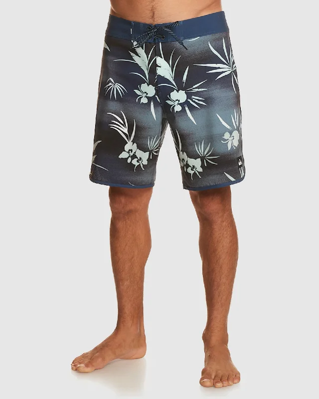 surf clothing with stretchy, comfortable fit-Mens Highlite Scallop 19" Boardshorts