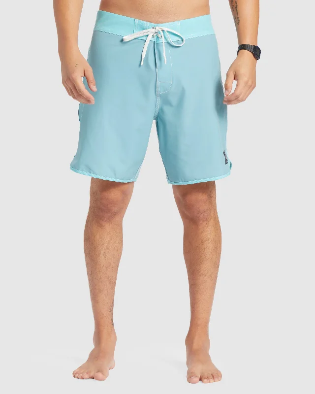 surf clothing for casual beach walks-Mens Original Scallop 18" Boardshorts