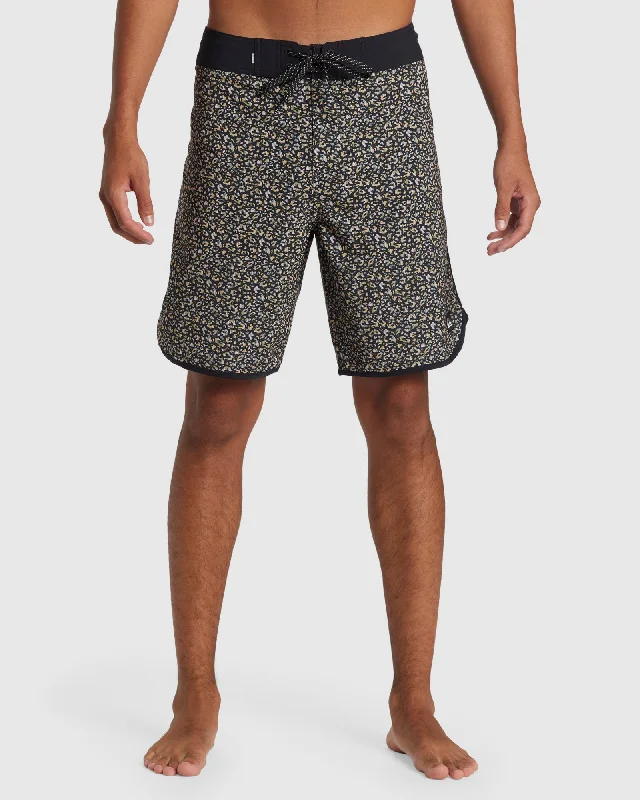 surf clothing with compression features-Mens Highline Scallop 19" Boardshorts