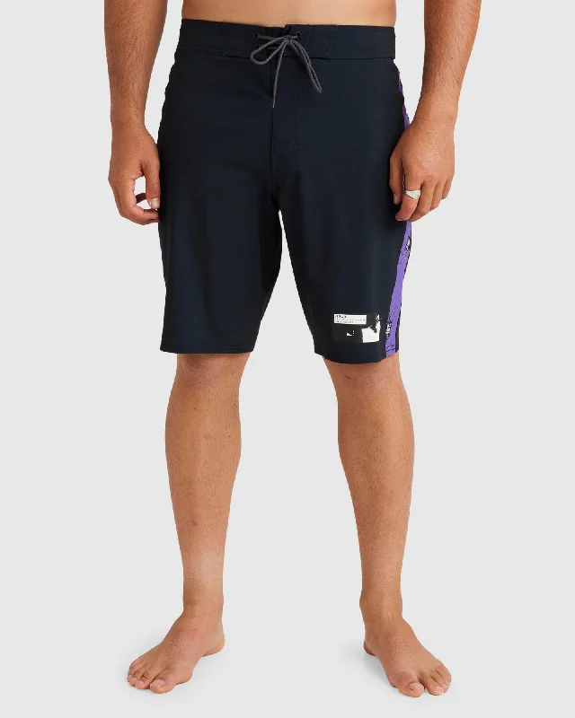 surf clothing with moisture-wicking properties-Mens Niziolek Blade 20" Boardshorts